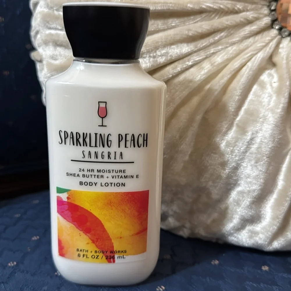 BATH & BODY WORKS SET. . . SPARKLING PEACH SANGRIA SCENT - Picture 4 of 5